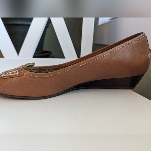 SPERRY • Brown Patent Leather Open Peep Toe Wedge Slip On Heels Seaport Size 6M - Picture 2 of 9